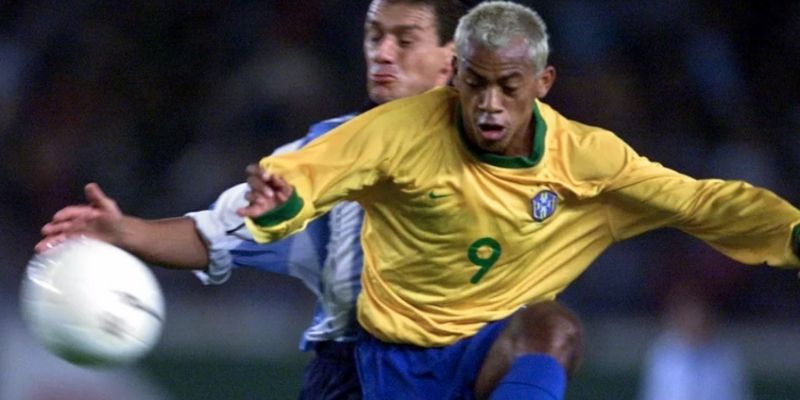 Sự nghiệp bóng đá của Marcelinho Paraíba rất lừng lẫy